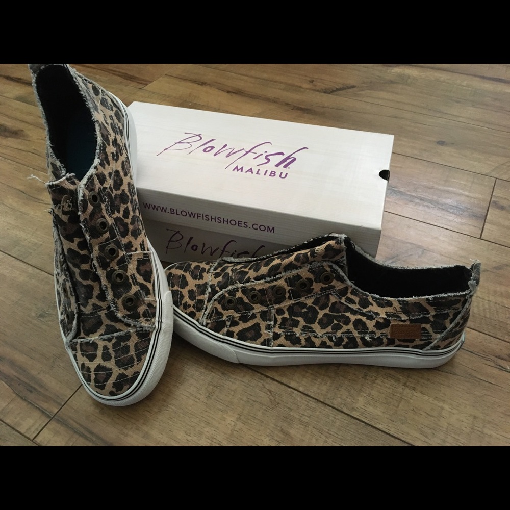 Leopard canvas slip on shoes